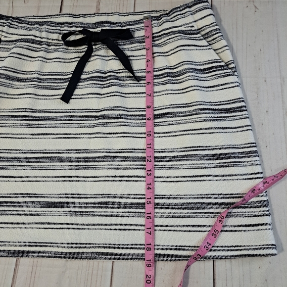 LOFT Petites Striped Black and White Women's Skirt Size XXLP - Picture 3 of 10
